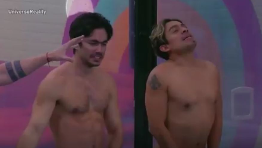 Sian Chiong y Ricardo Peralta alberca sin traje de baño