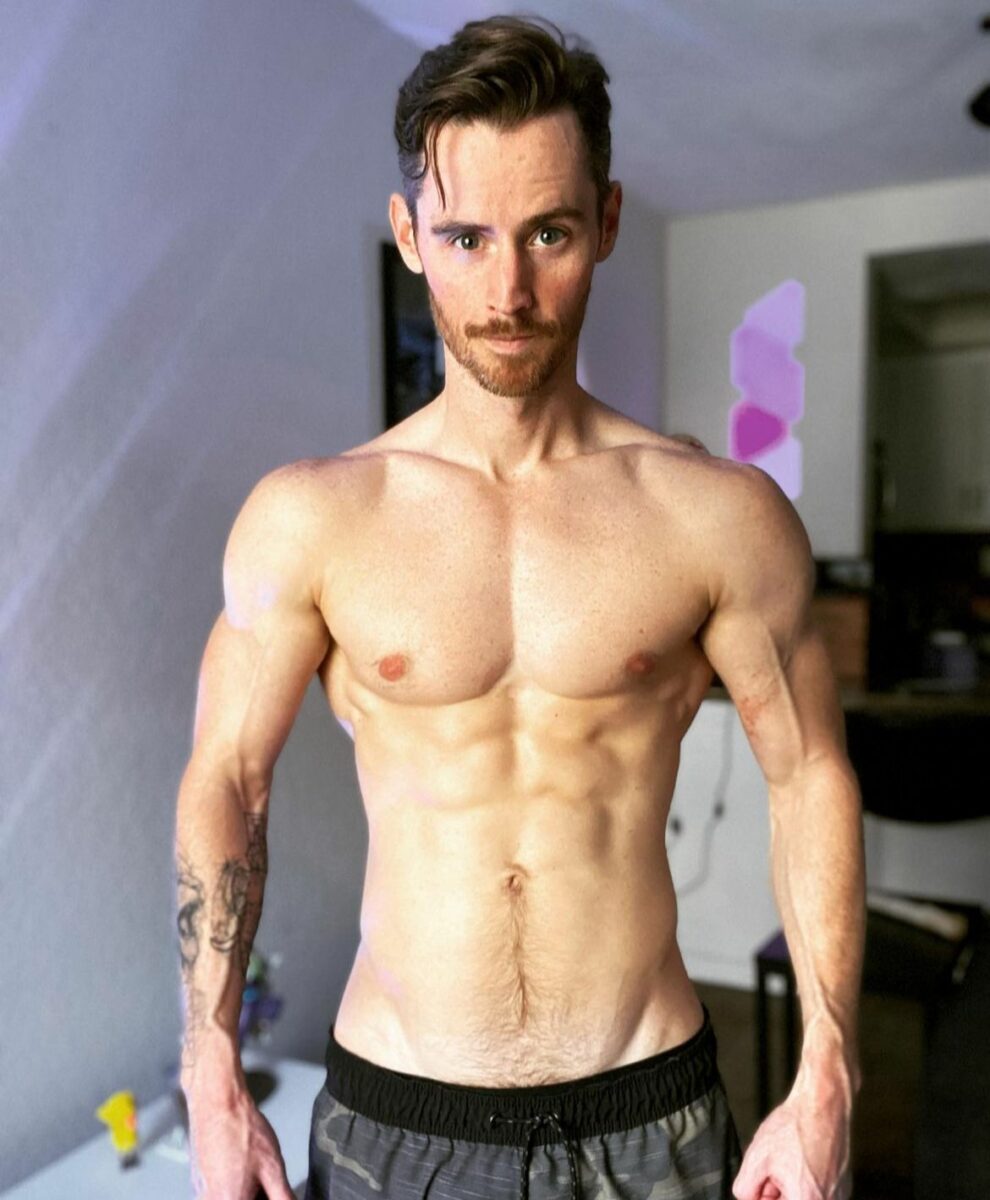 Dan Benson actor sin playera