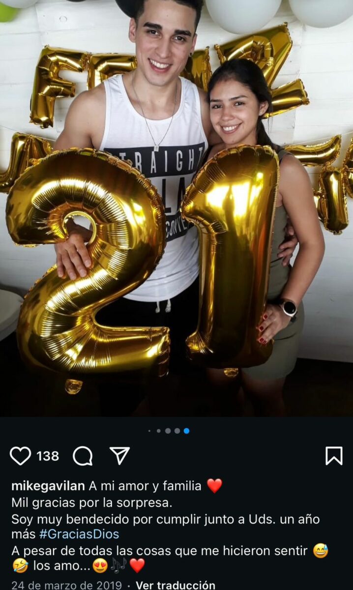 Mike Gavilán en su cumpleaños 21