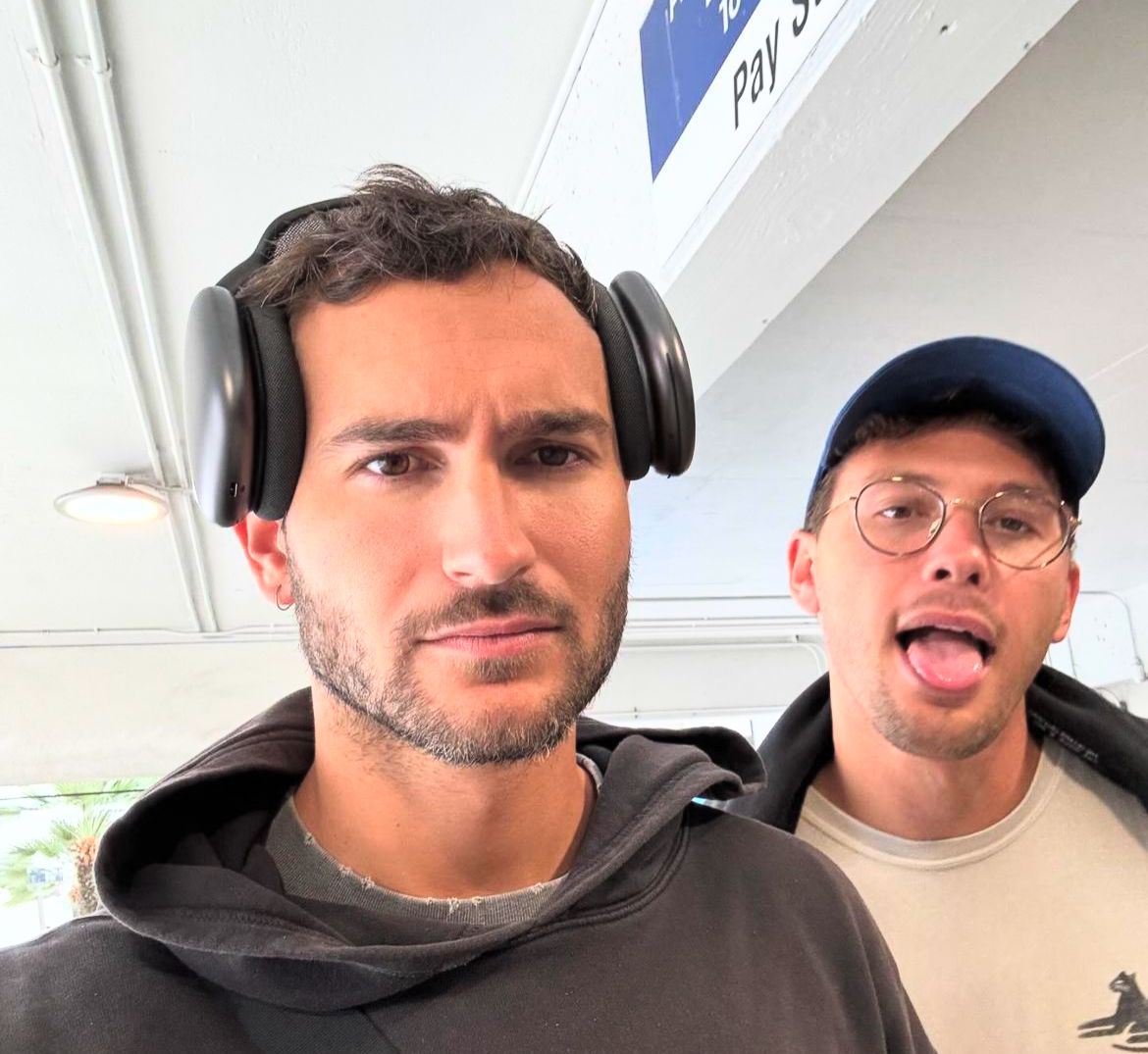 hermanos gemelos gay