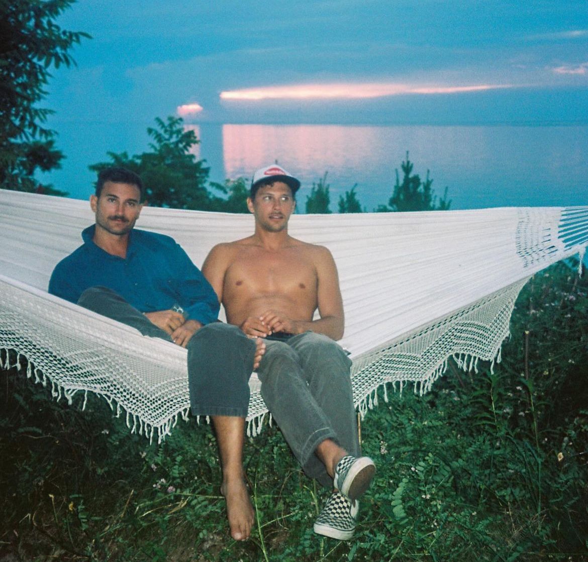 Payton y Cooper Koch gemelos hermanos pareja fotos videos gay