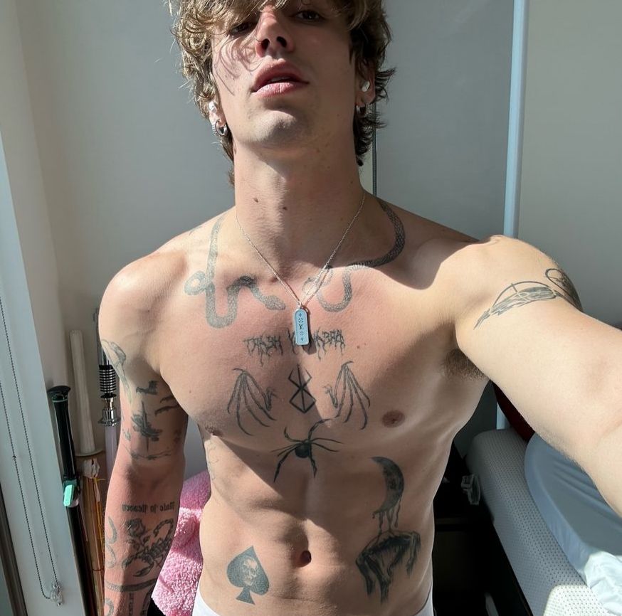 Vinnie Hacker videos y fotos pareja sexualidad tiktoker 