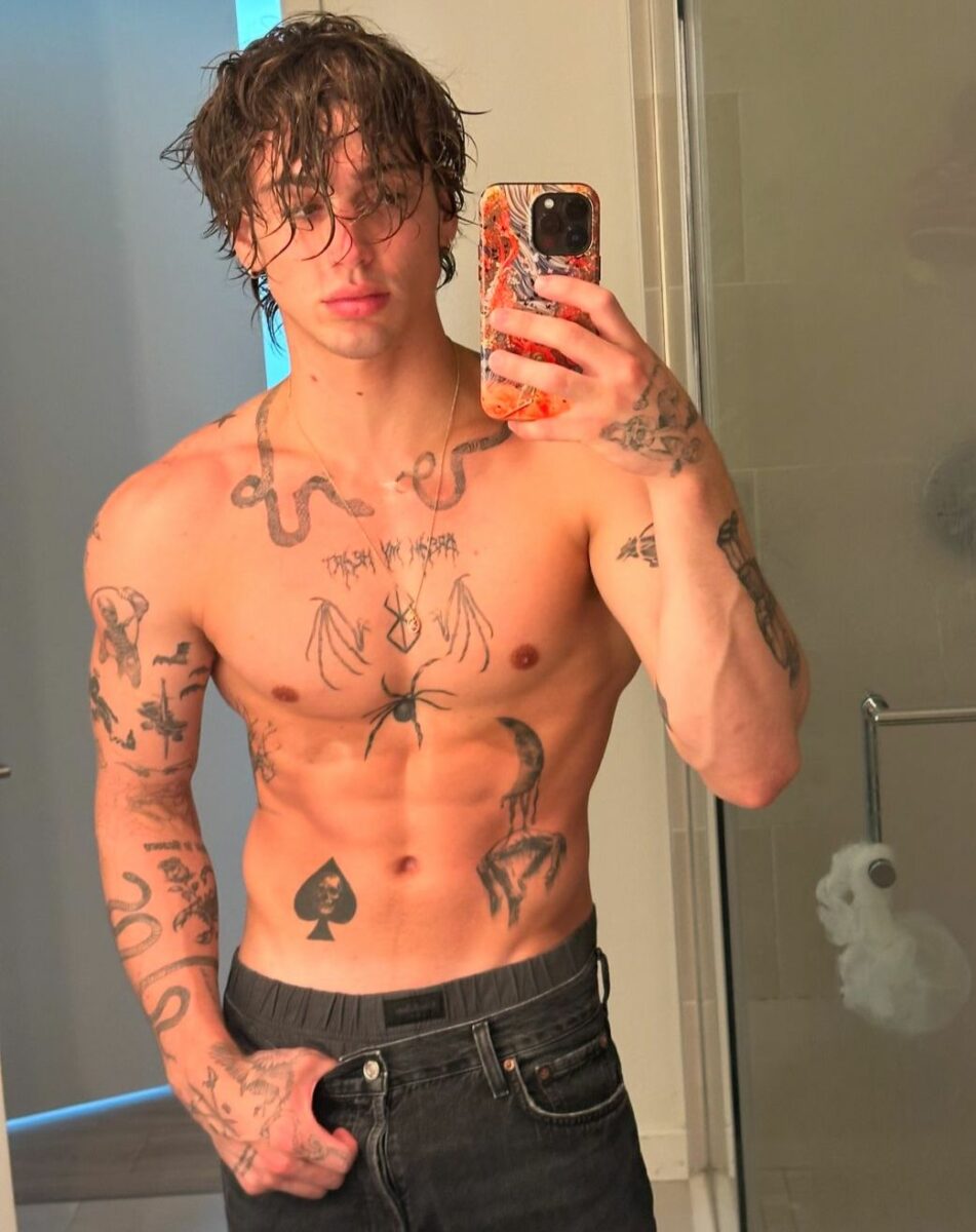 Vinnie Hacker videos fotos tiktoker influencer modelo