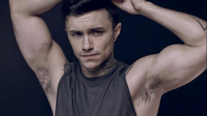 Jake Bass es un actor de videos gay retirado biografía sexualidad pareja fotos tatuajes