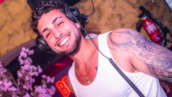 Manu Vulcán fotos videos sexualidad pareja biografía dj gay gran hermano españa novia