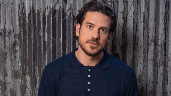 Marco Pigossi actor gay series películas brasil sexualidad pareja fotos videos