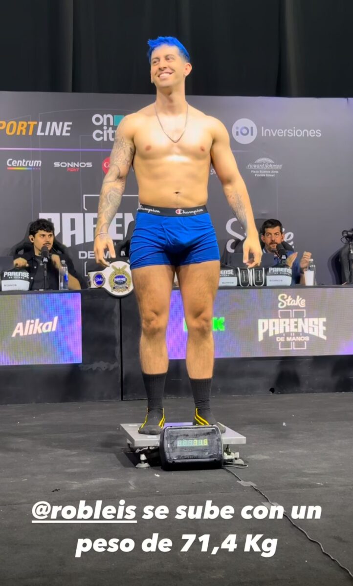 Robleis en ropa interior azul pesaje careo con tomás mazza pelea de box