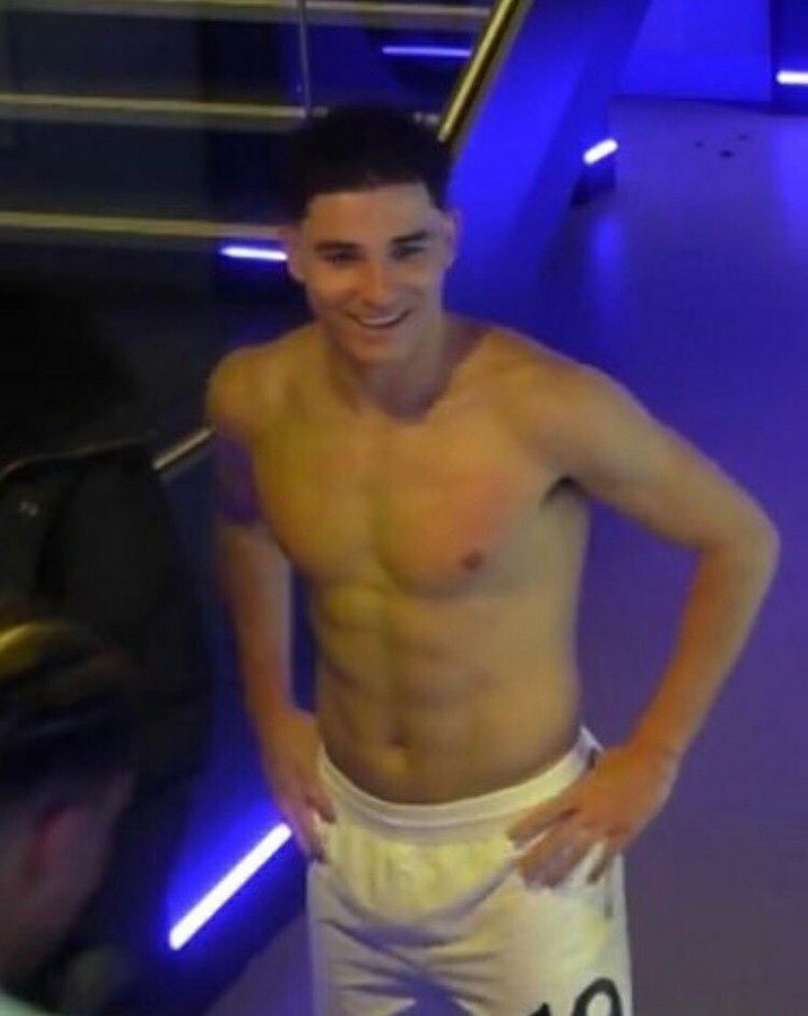 futbolista argentino sin playera