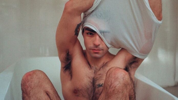 Omar Ayuso fotos desde su cama ropa interior videos modelo sin ropa