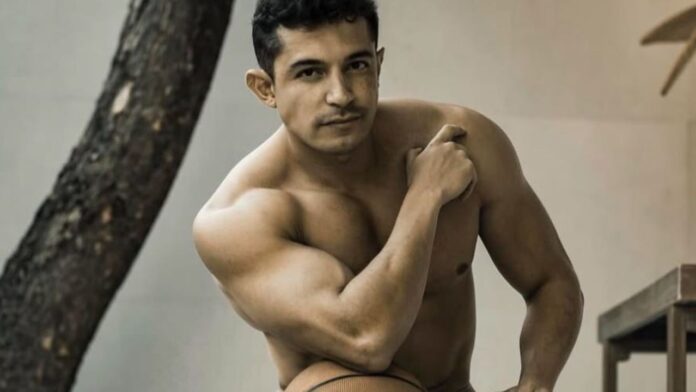 Jesús Gama Jr. fotos videos biografía sexualidad pareja onlyfans gay cantante