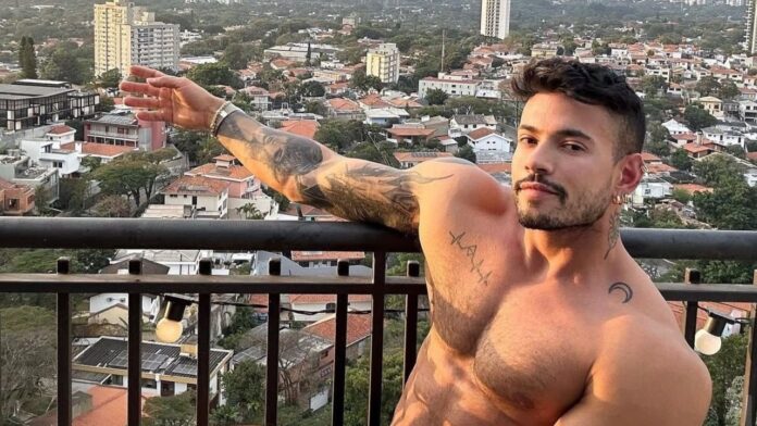 Alejo Ospina actor modelo onlyfans colombiano biografía gay