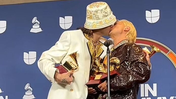 Catriel y paco amoroso ca7riel pareja gay relación besos beso novios novia latin grammys