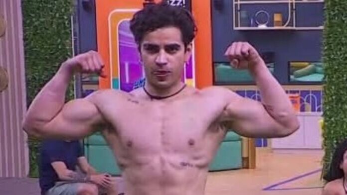 Aaron Mercury youtuber influencer tiktoker mexicano sexualidad biografía pareja más guapo más bello 2024 2025 videos la casa de los famosos en ropa interior