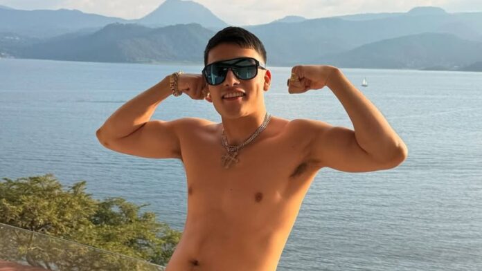 El Malilla reguetonero sexualidad pareja biografía quién es video foto pack baño toalla xxx 2025